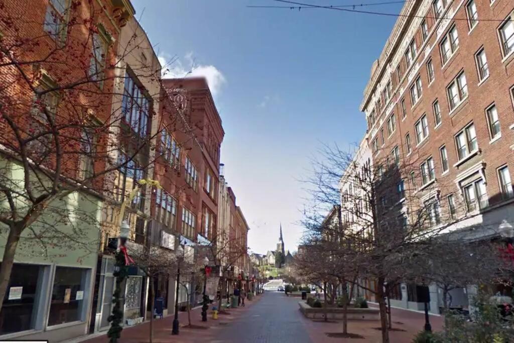 Escape On Hambright'S Alley! Walk 2 Everything! Cyclists Welcome! 1St Fl Unit A Cumberland Luaran gambar